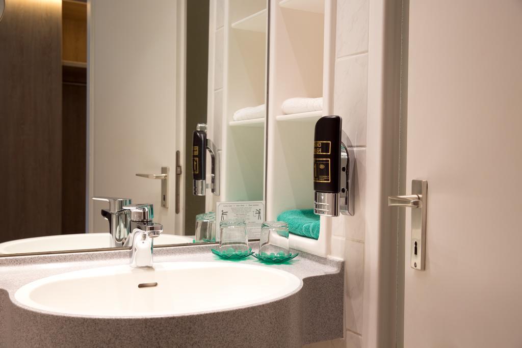 Central Hotel Эшборн Экстерьер фото